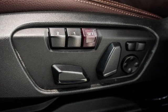 Used 2018 Blue BMW sDrive28i image 6