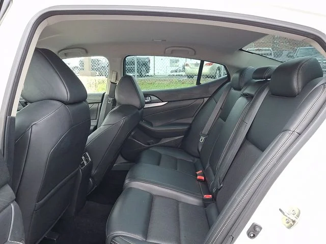 Used 2017 Pearl White Nissan 3.5 SV image 10
