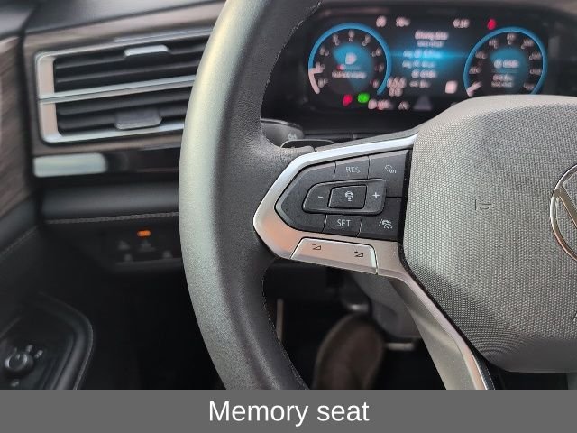 Used 2025 Mountain Lake Blue Metallic Volkswagen 2.0T SEL Premium R-Line image 8