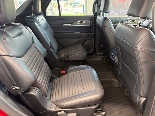 New 2027 Ruby Red Metallic Tinted Clearcoat Ford ST-Line image 11