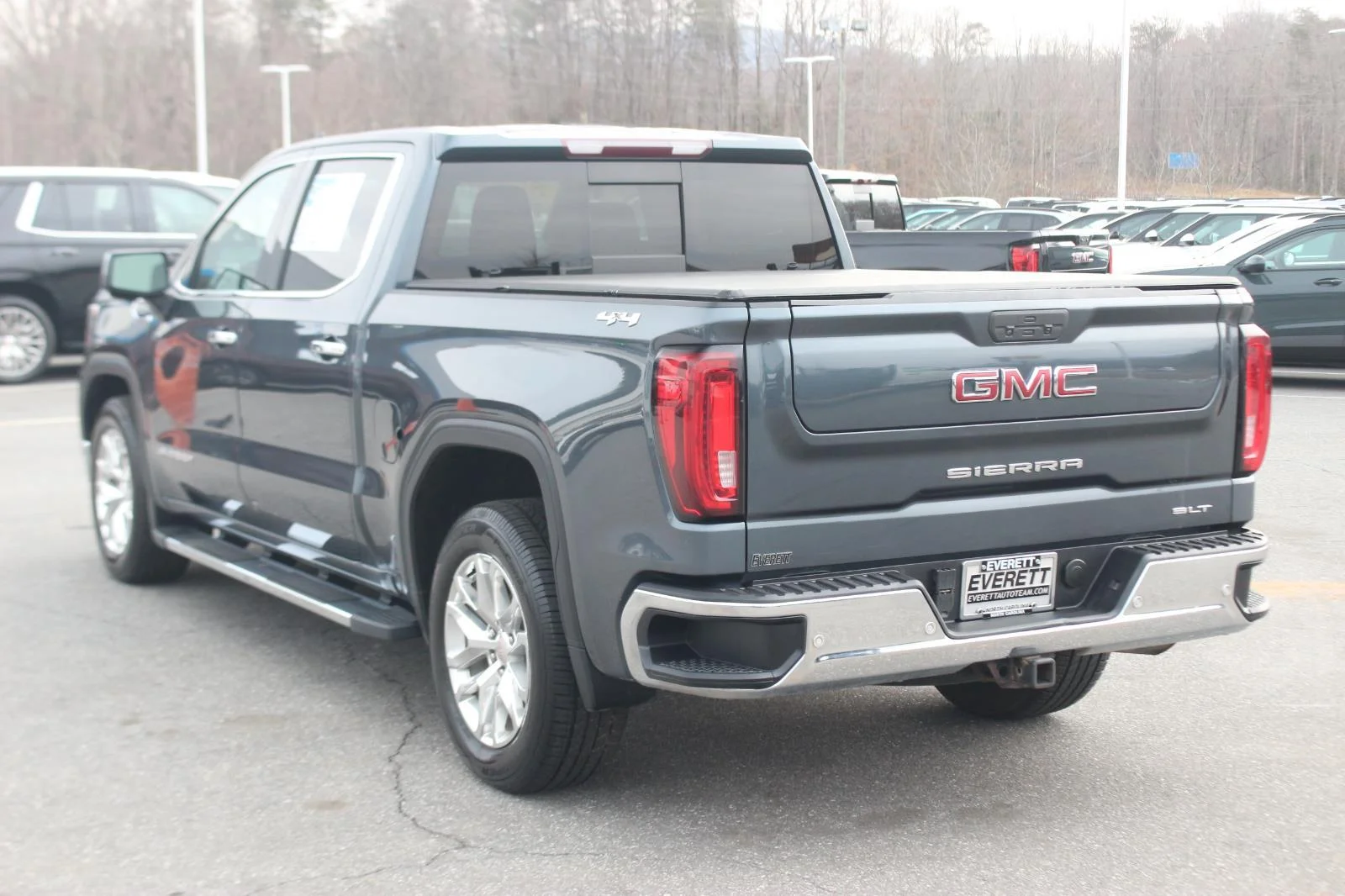 Used 2019 DARK SKY METALLIC GMC SLT image 5