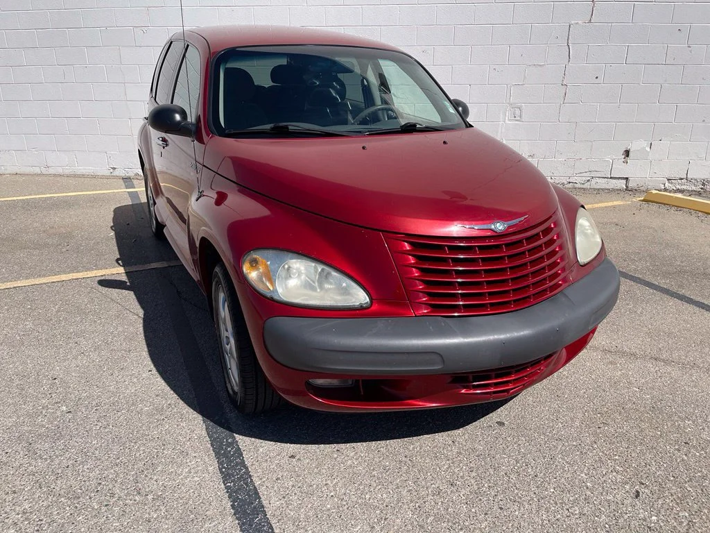 Used 2001 Red Chrysler  image 10
