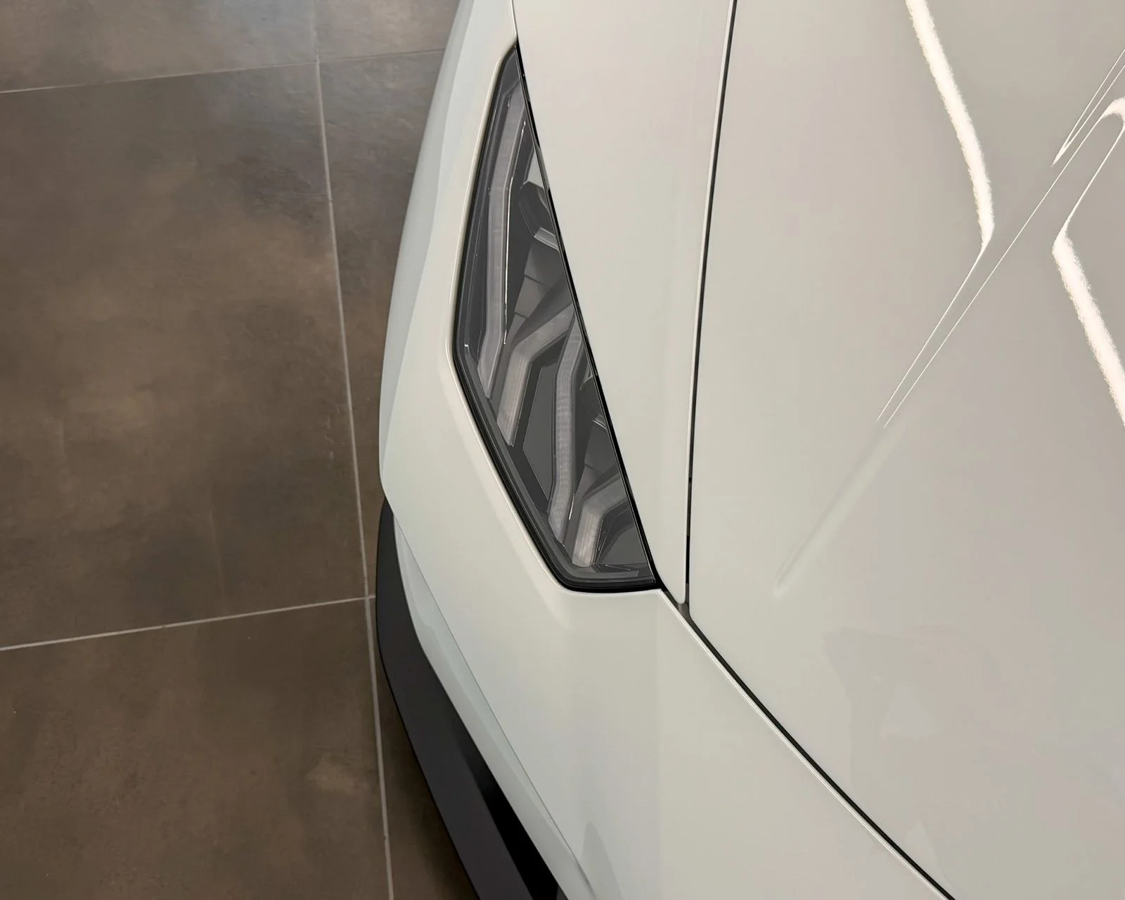 Used 2022  Lamborghini Base image 50