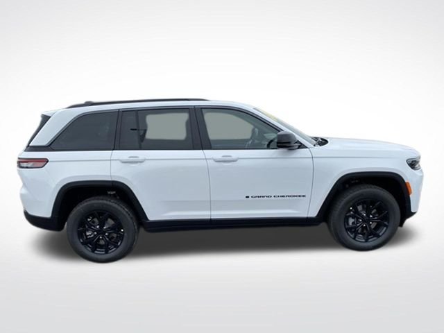 New 2026 White Jeep Altitude image 11