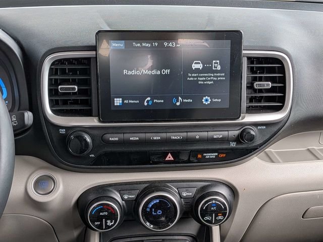 Used 2025 White Hyundai SEL image 14