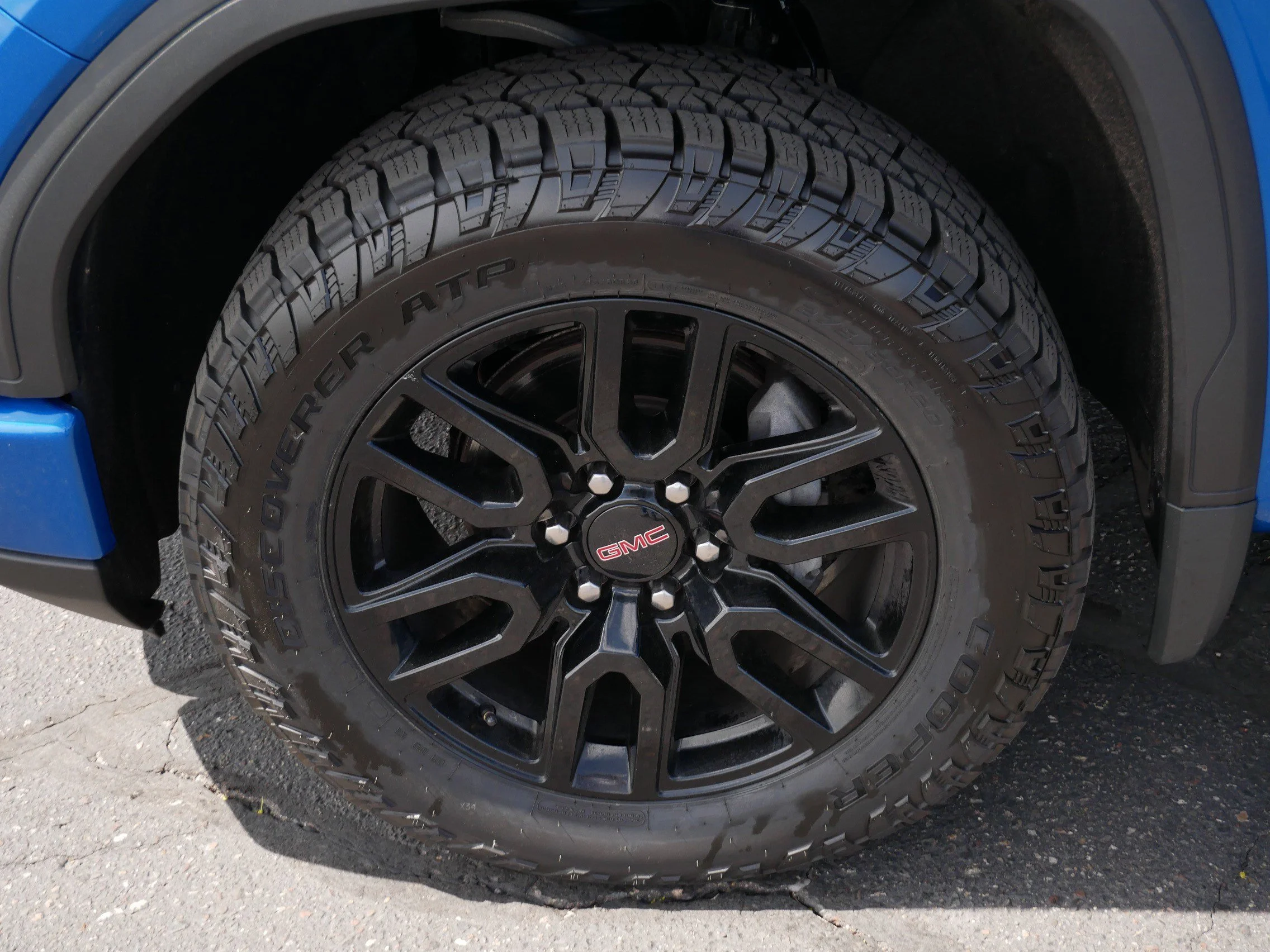 Used 2022 Dynamic Blue Metallic GMC Elevation image 15