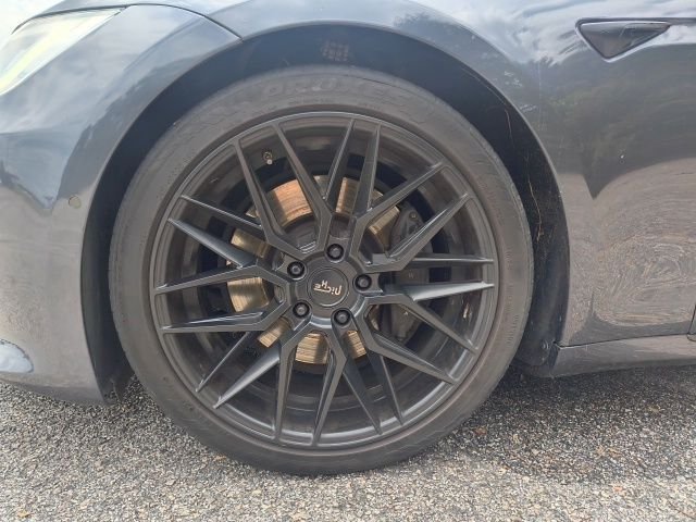 Used 2018  Tesla  image 11
