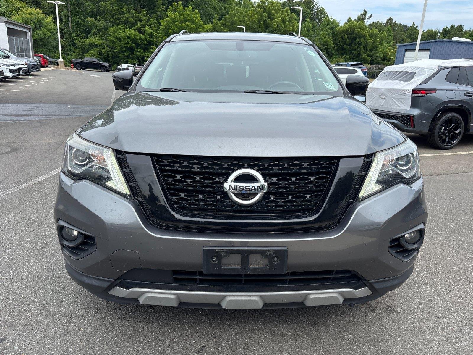 Used 2020  NISSAN SL image 8