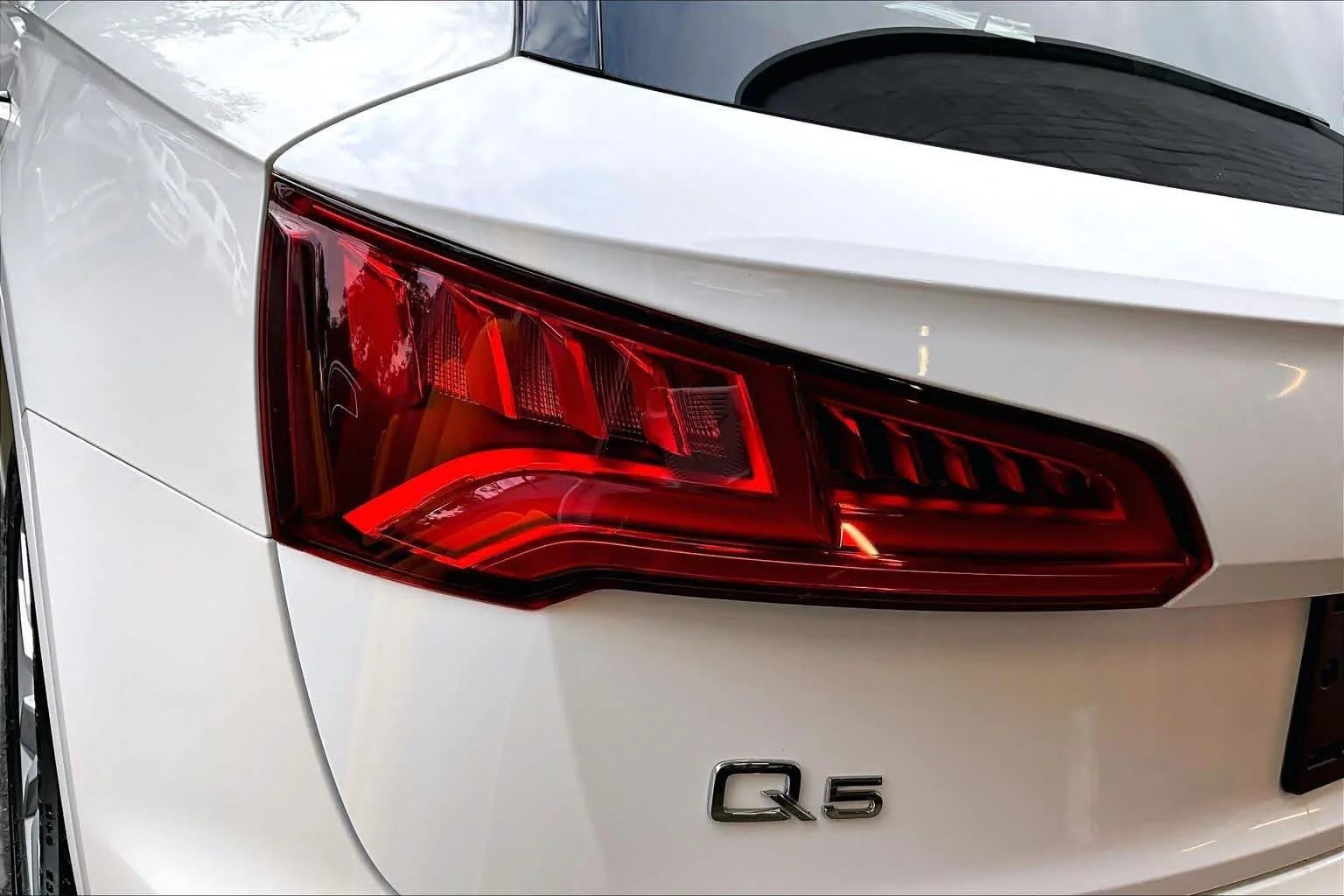 Used 2020 Brilliant Black Audi Premium image 28