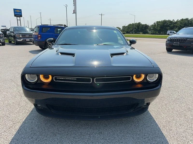Used 2017 Pitch Black Dodge 2dr Cpe SXT Plus image 9