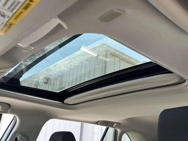 2023 Toyota RAV4 XLE - Photo 4