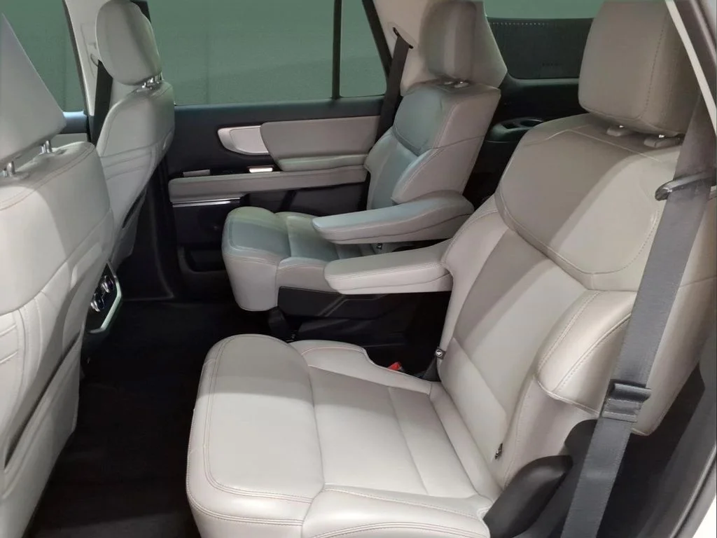 Used 2025 White Ford Active image 18