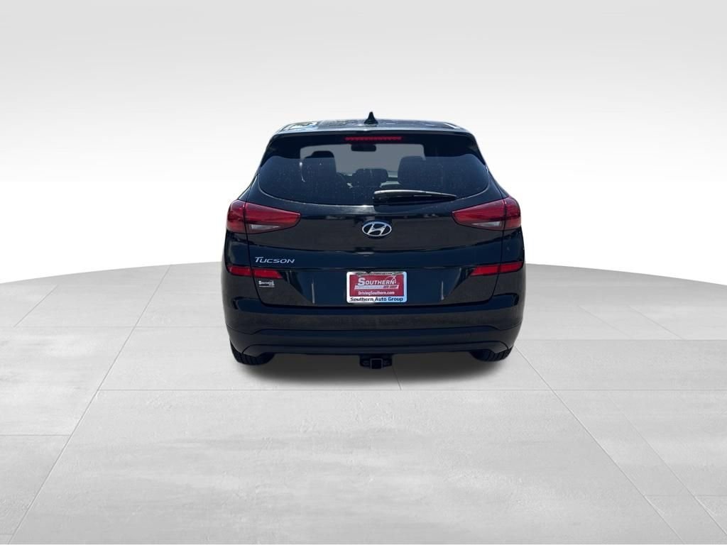 Used 2021 Black Hyundai SE image 4
