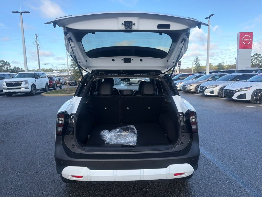 New 2026 Nissan Kicks SR 4D Sport Utility