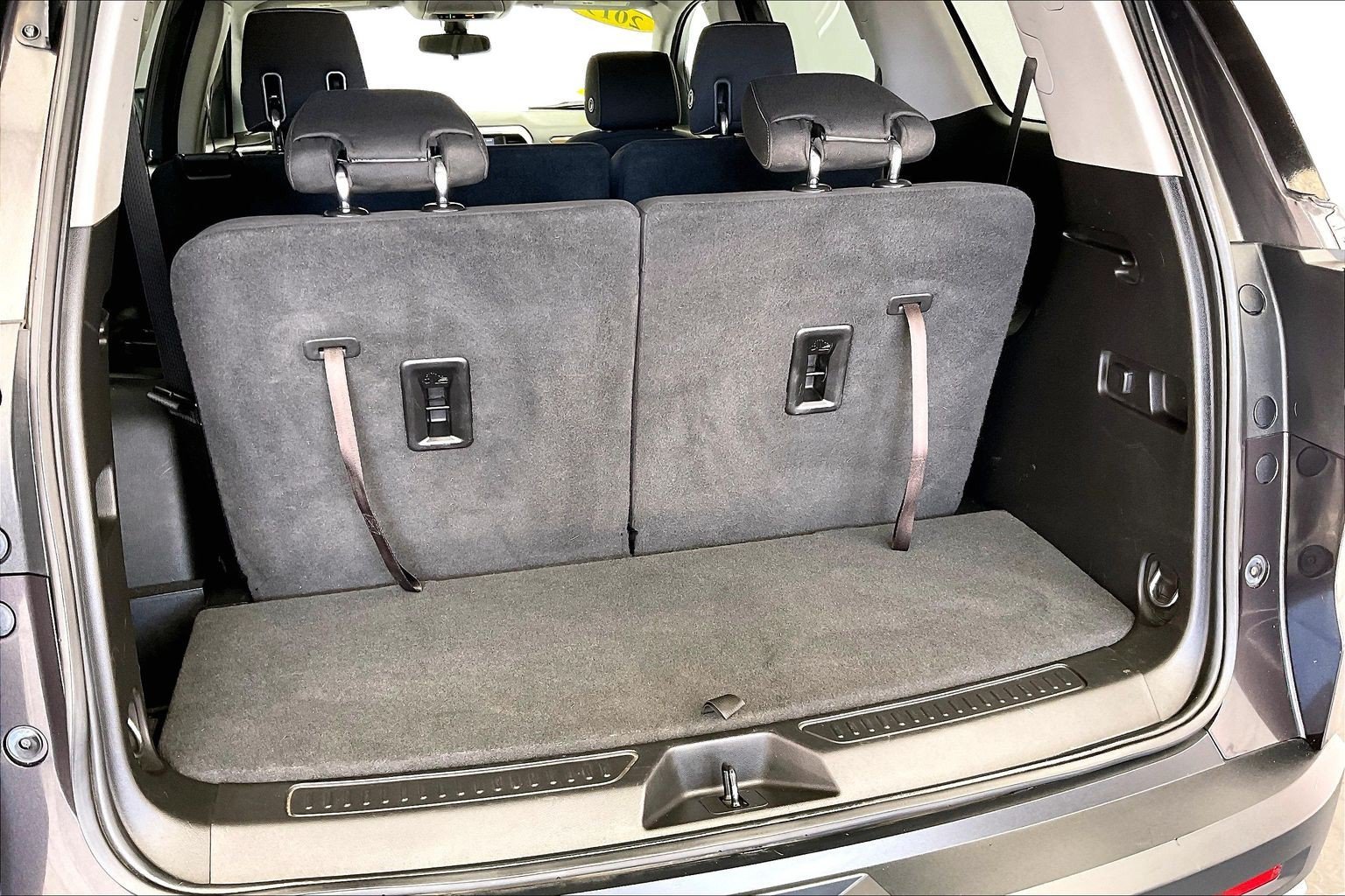 Used 2019 Iridium Metallic GMC SLE image 27