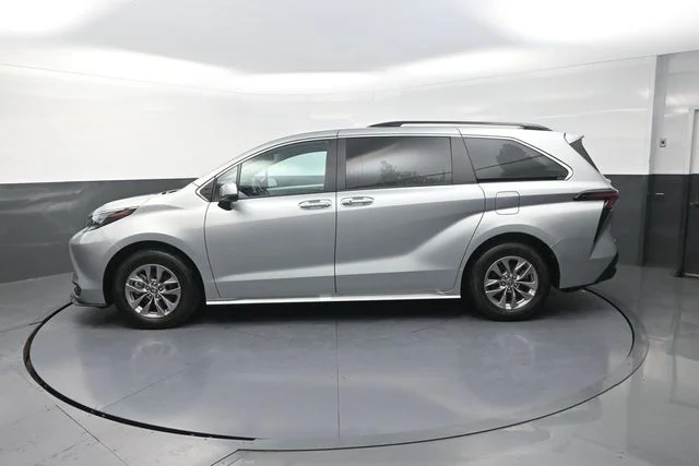 Used 2025 Silver Toyota XLE image 4