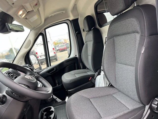 Used 2025 White Ram TRADESMAN image 13