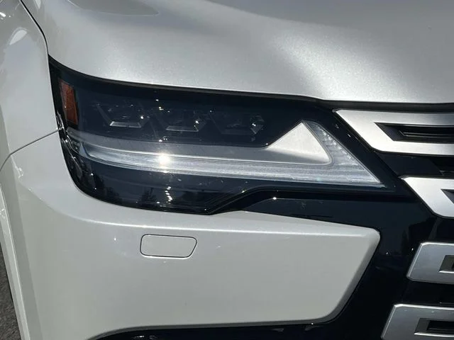 Certified Used 2025 EMINENT WHITE PEARL Lexus 600 Luxury image 7