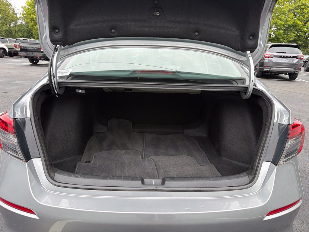 Certified Used 2024 Lunar Silver Metallic Honda LX image 20