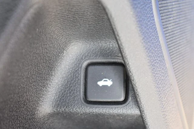 Used 2017 Blue Honda LX image 11