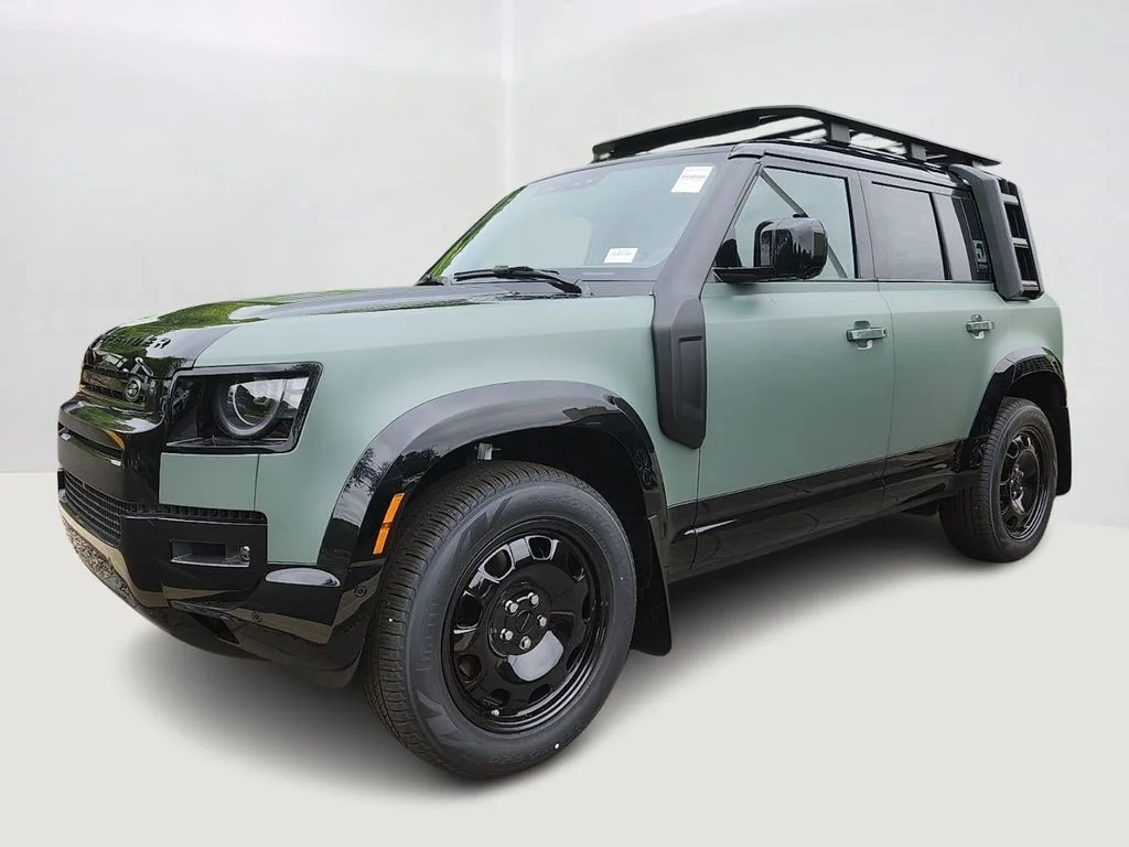 2026 Land Rover Defender 110 Trophy Edition - Keswick P400's photo