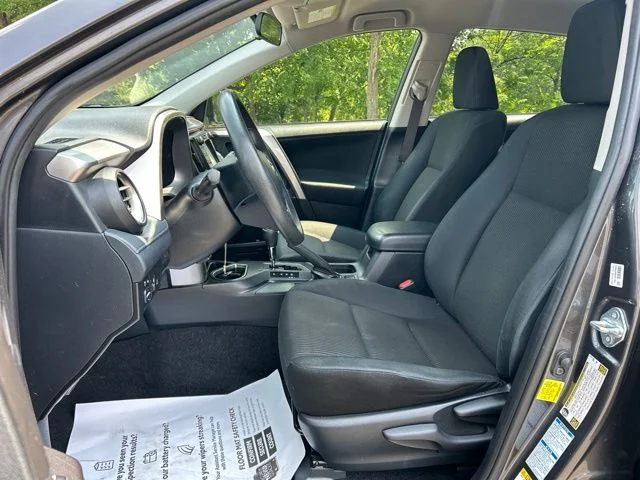 Used 2018 Gray Toyota LE image 17