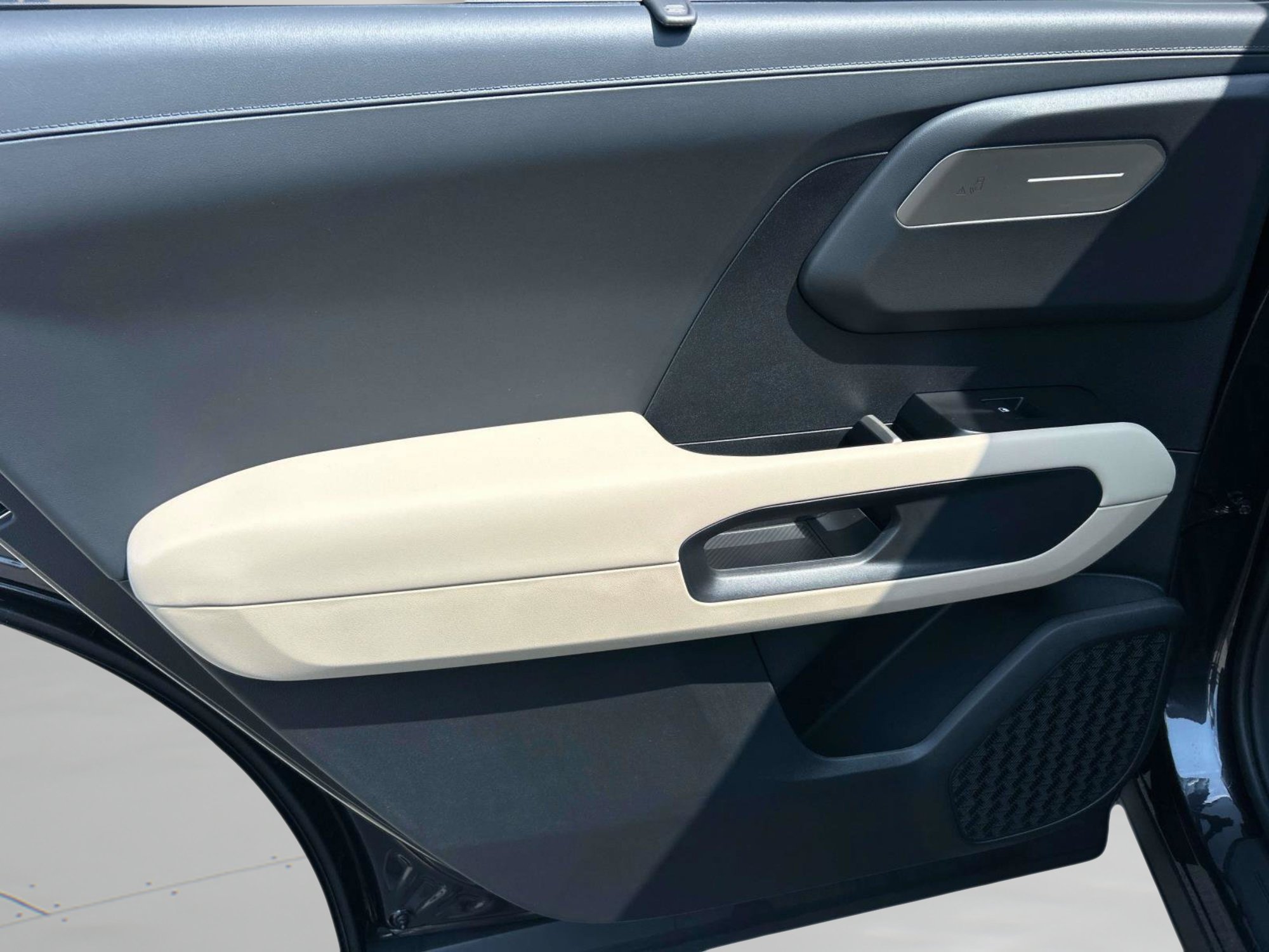 New 2027 Panthera Metal Kia EX image 16