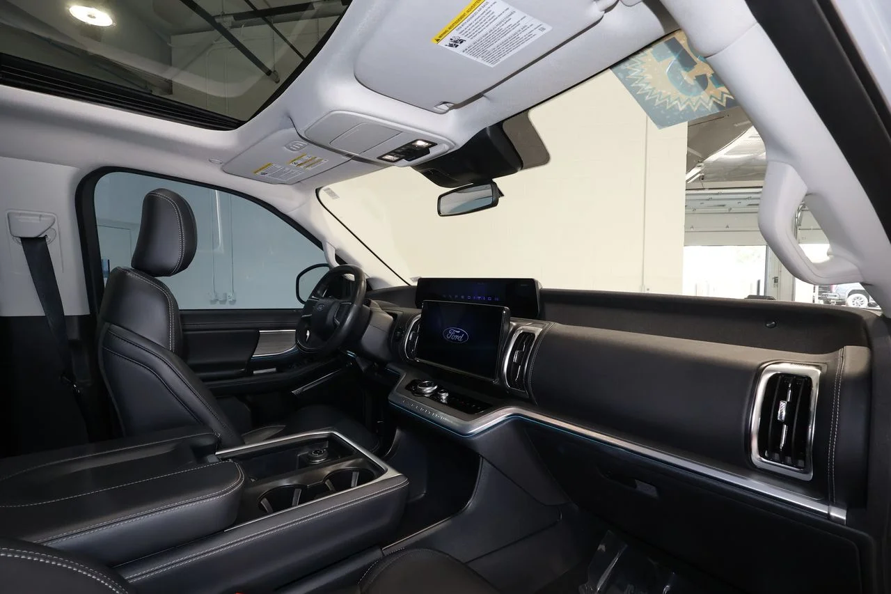 Used 2025 Silver Ford Platinum image 29
