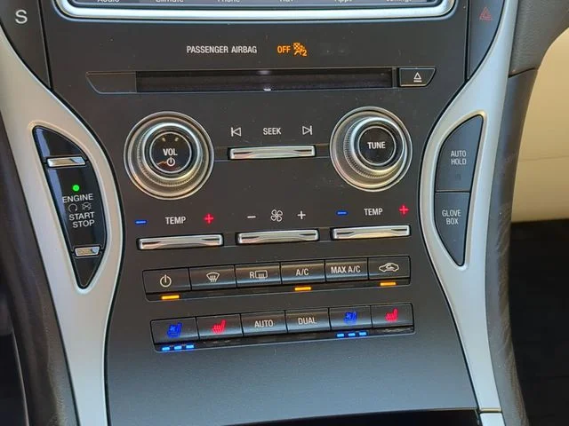 Used 2019 Blue Lincoln Reserve image 22