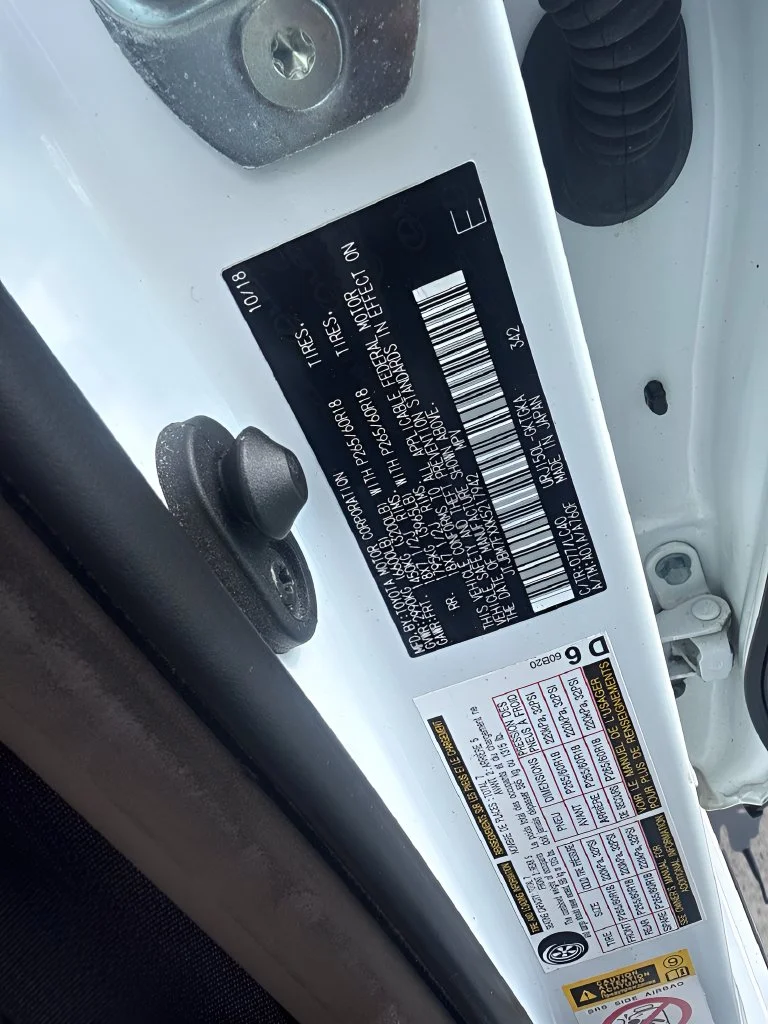 Used 2019 White Lexus 460 image 36