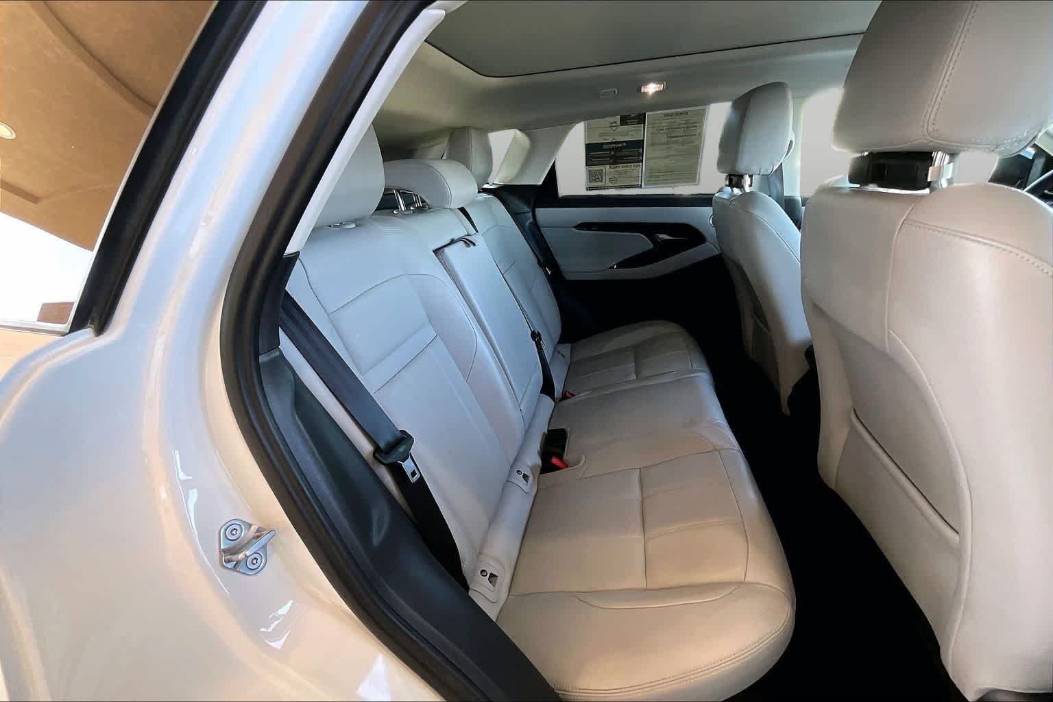 Used 2024 Fuji White Land Rover Core S image 20