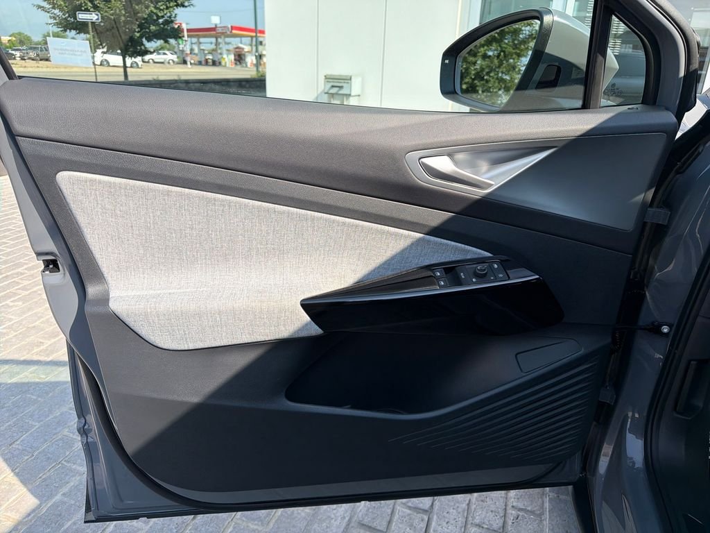 Certified Used 2025 Pure Gray Volkswagen Pro image 12