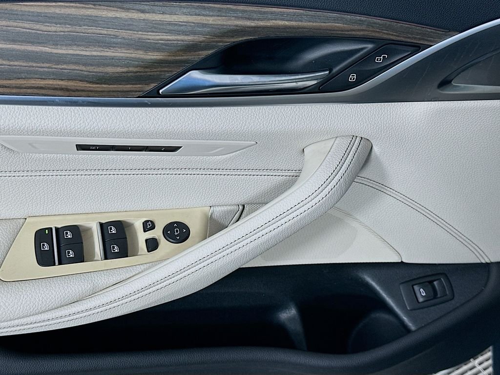 Used 2019 Bluestone Metallic BMW 530i image 18