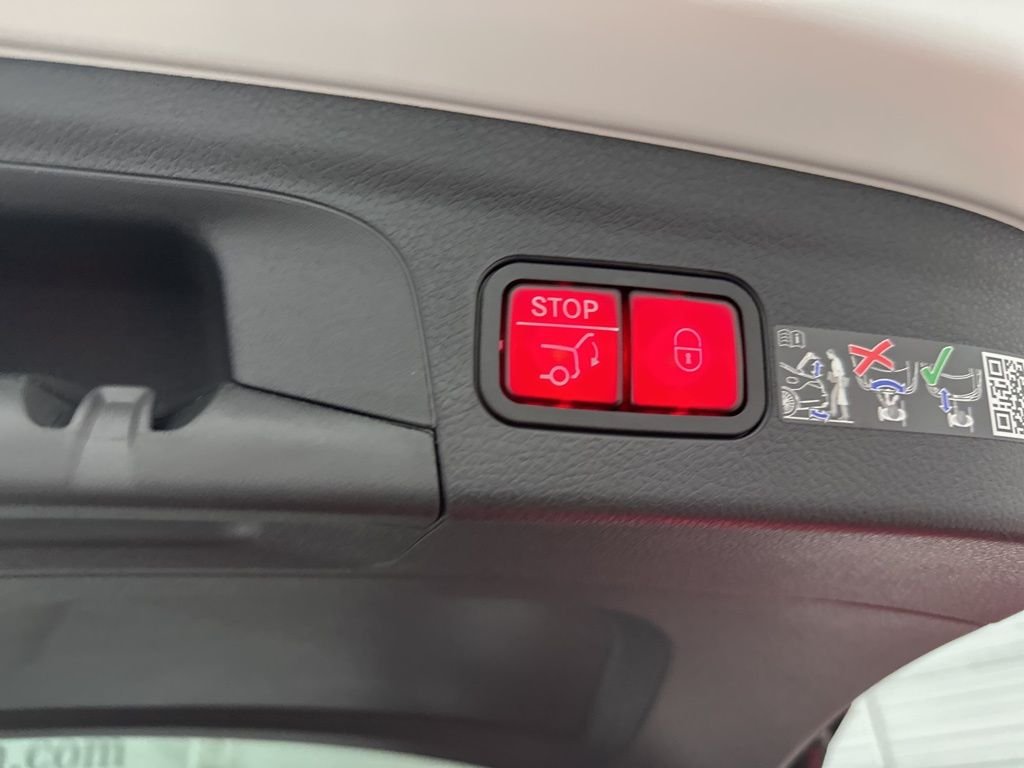 Used 2026 White Mercedes-Benz GLE 450 image 28