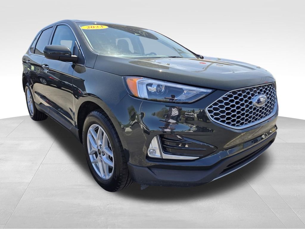Certified Used 2023 Green Metallic Ford SEL image 1