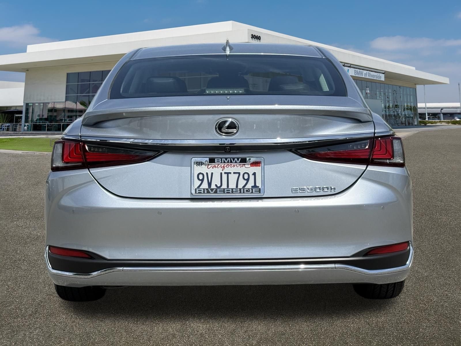 Used 2025 Silver Lexus 300h image 8