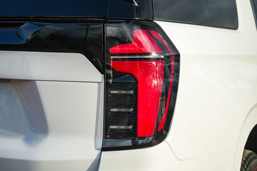 2026 Chevrolet Suburban LS - Photo 7