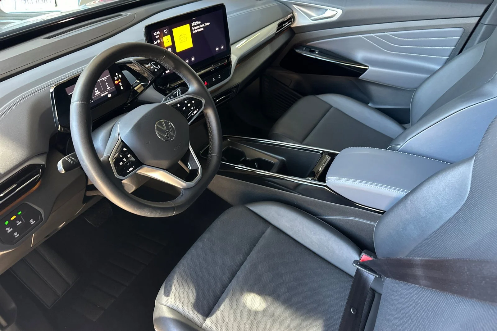 Used 2023 Gray Volkswagen S image 10