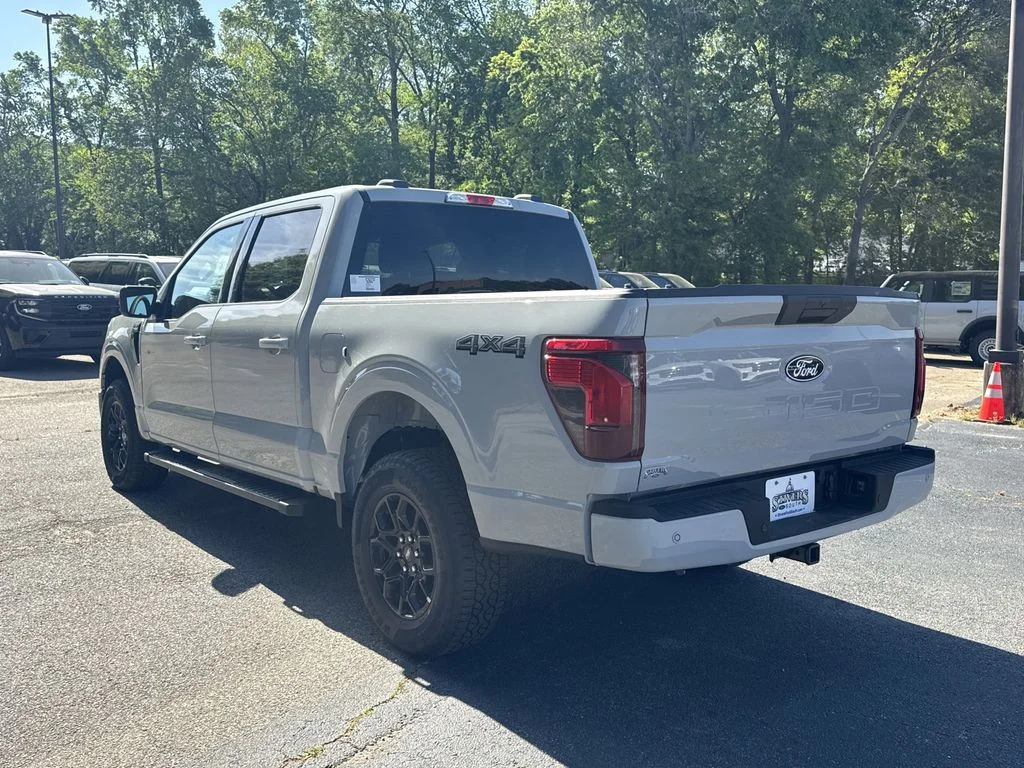 New 2026 Black Ford XLT image 5