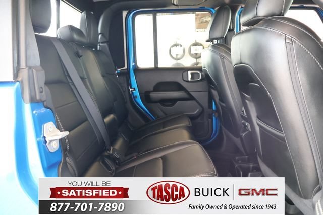 Used 2021  Jeep Overland image 18