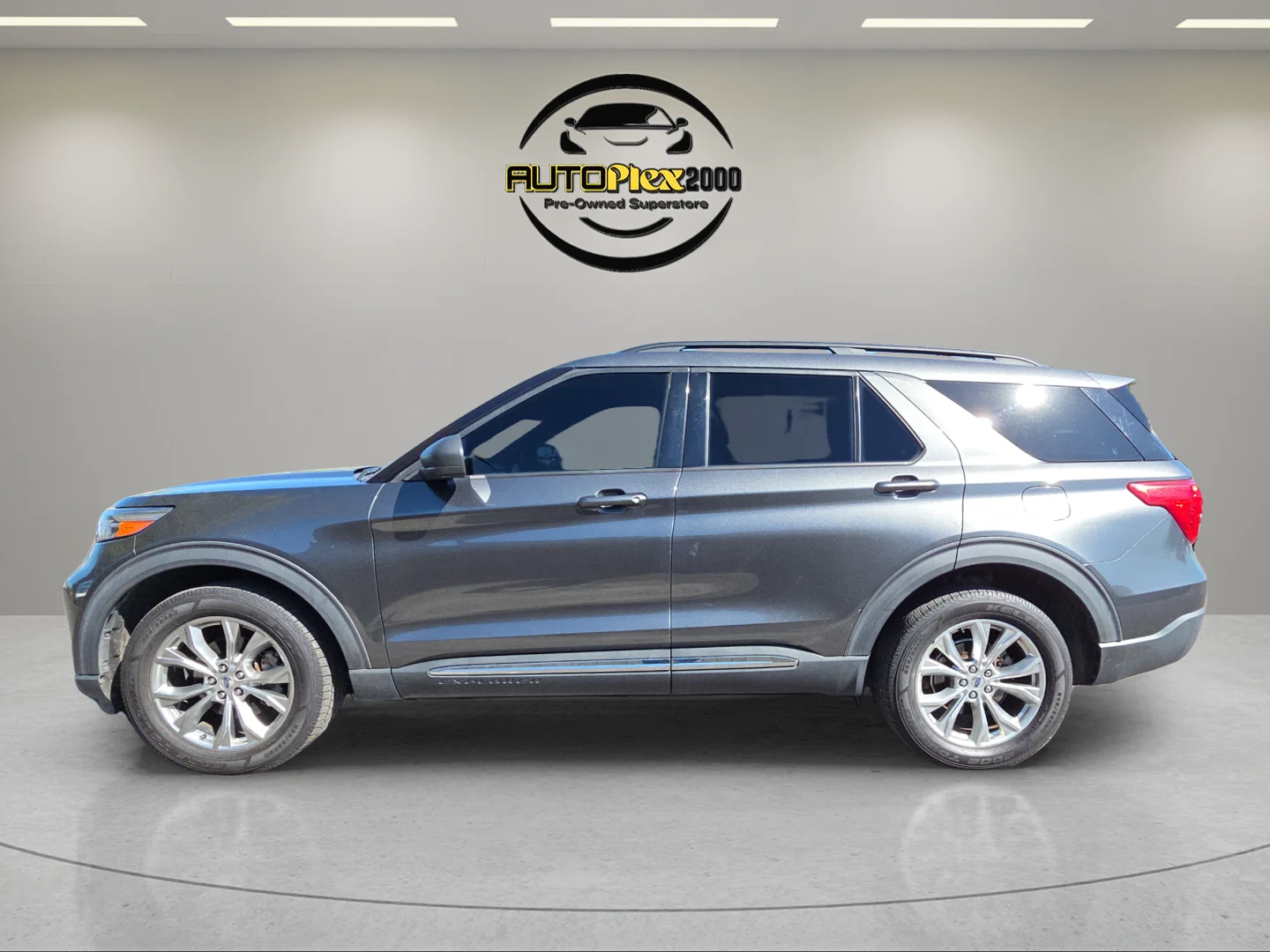 Used 2020 Gray Ford XLT image 4
