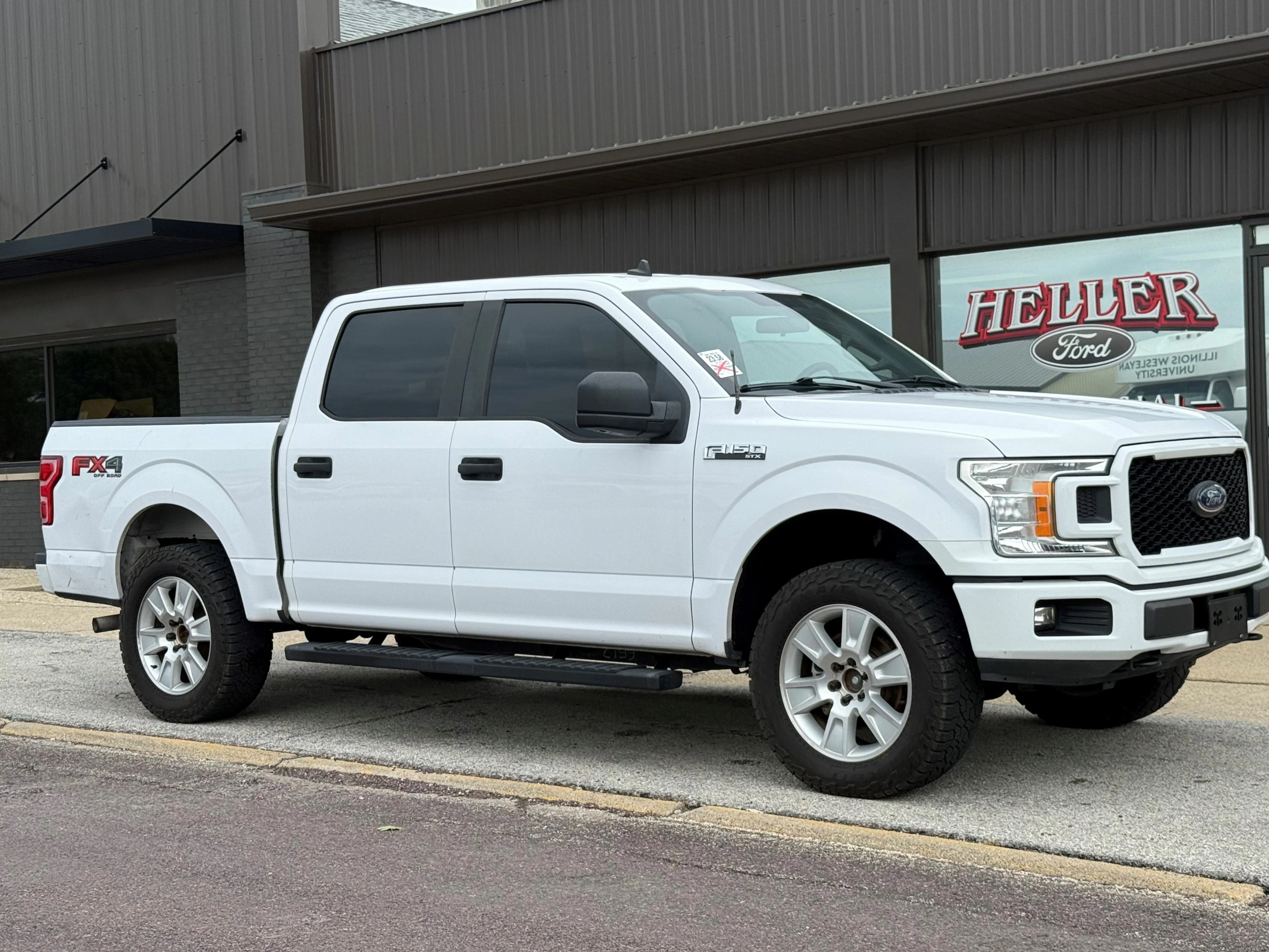 Used 2020 Oxford White Ford XL image 3