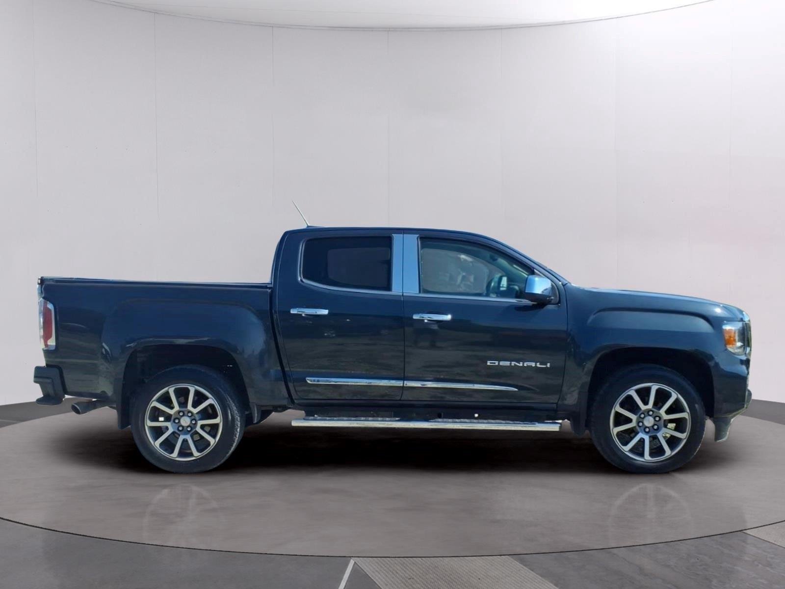 Used 2021 HUNTER METALLIC GMC 4WD Denali image 6