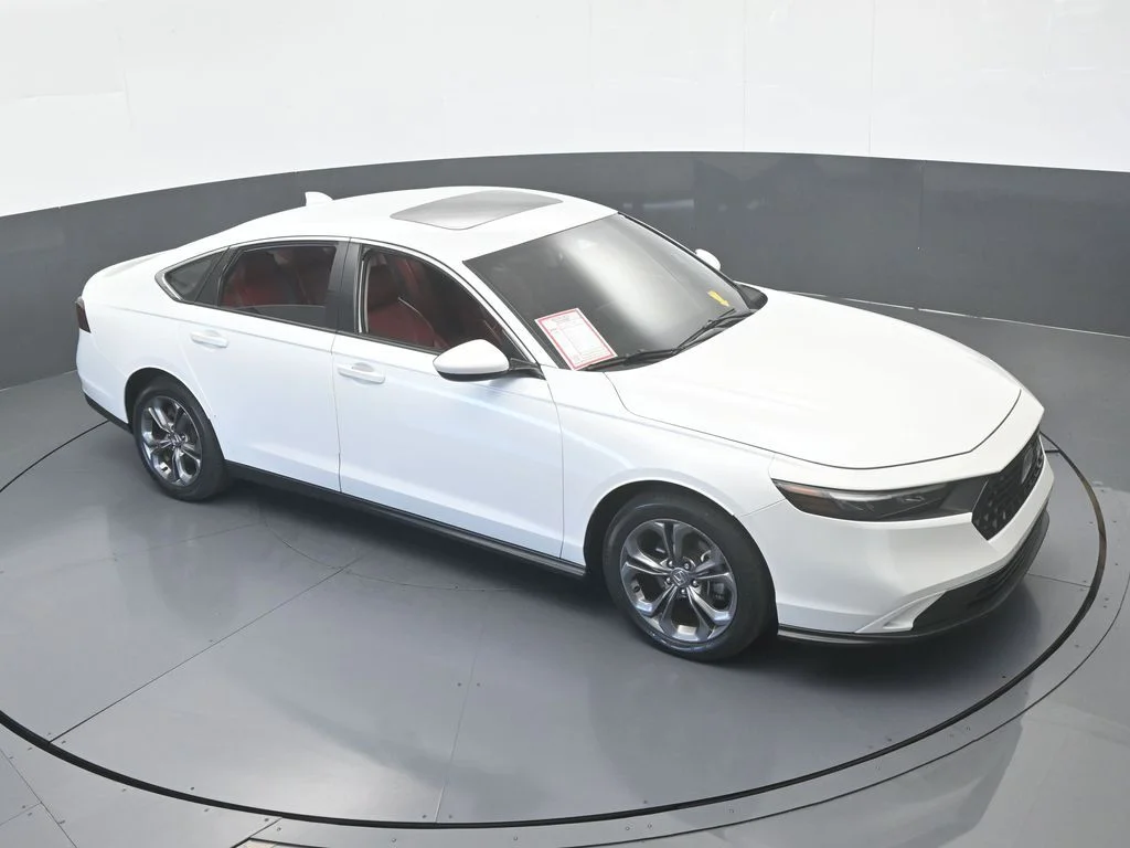 Used 2023 Platinum White Pearl Honda EX image 50