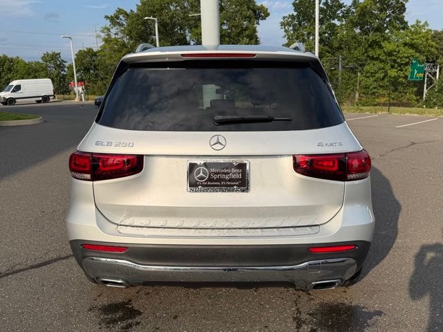 Used 2020 Silver Mercedes-Benz GLB 250 image 6