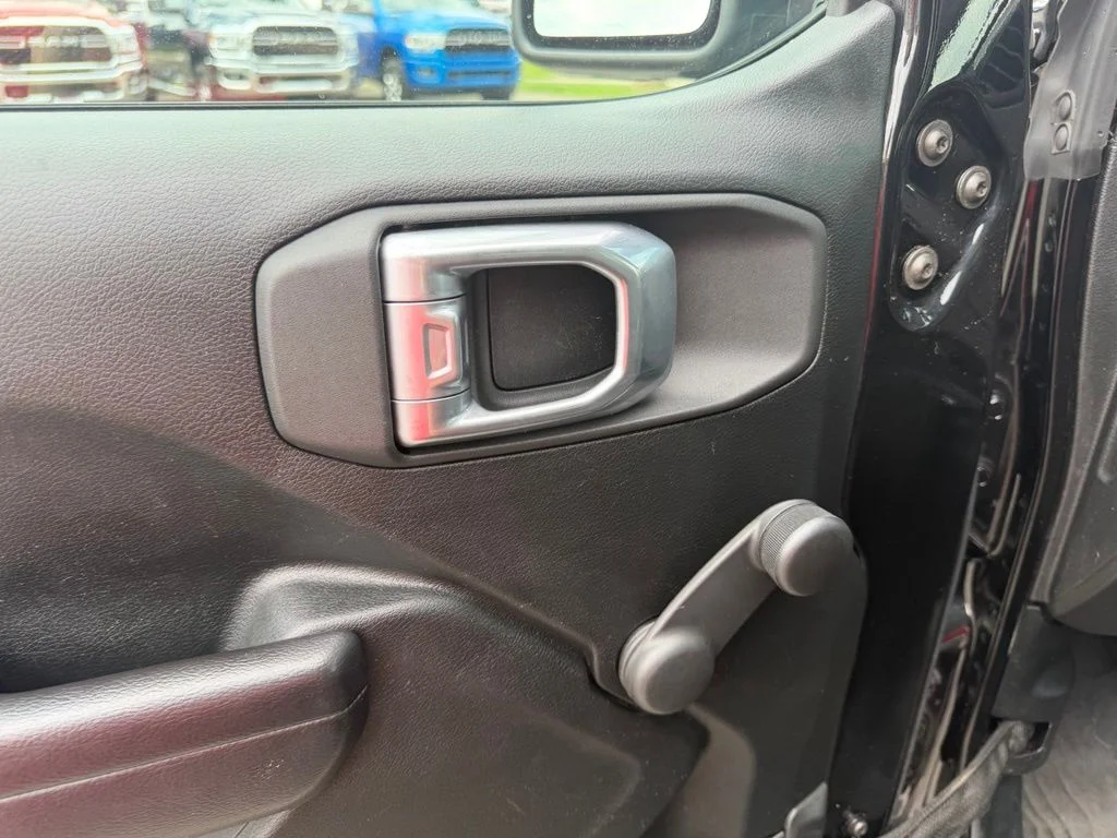 Used 2020 Black Jeep Sport image 14