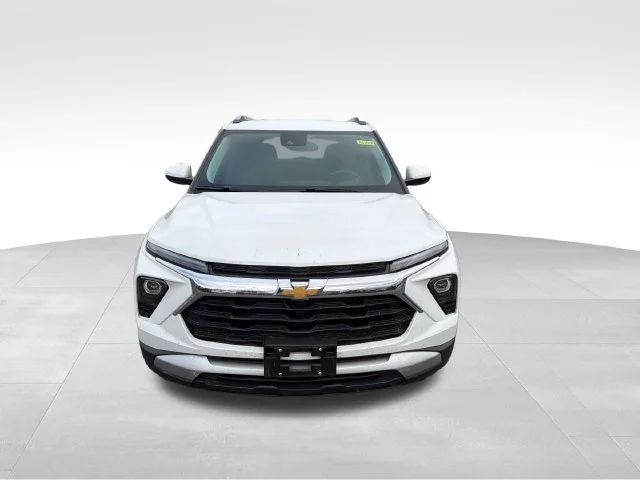 Used 2026 Summit White Chevrolet LT image 9