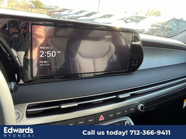 New 2025 Gray Hyundai SEL image 22