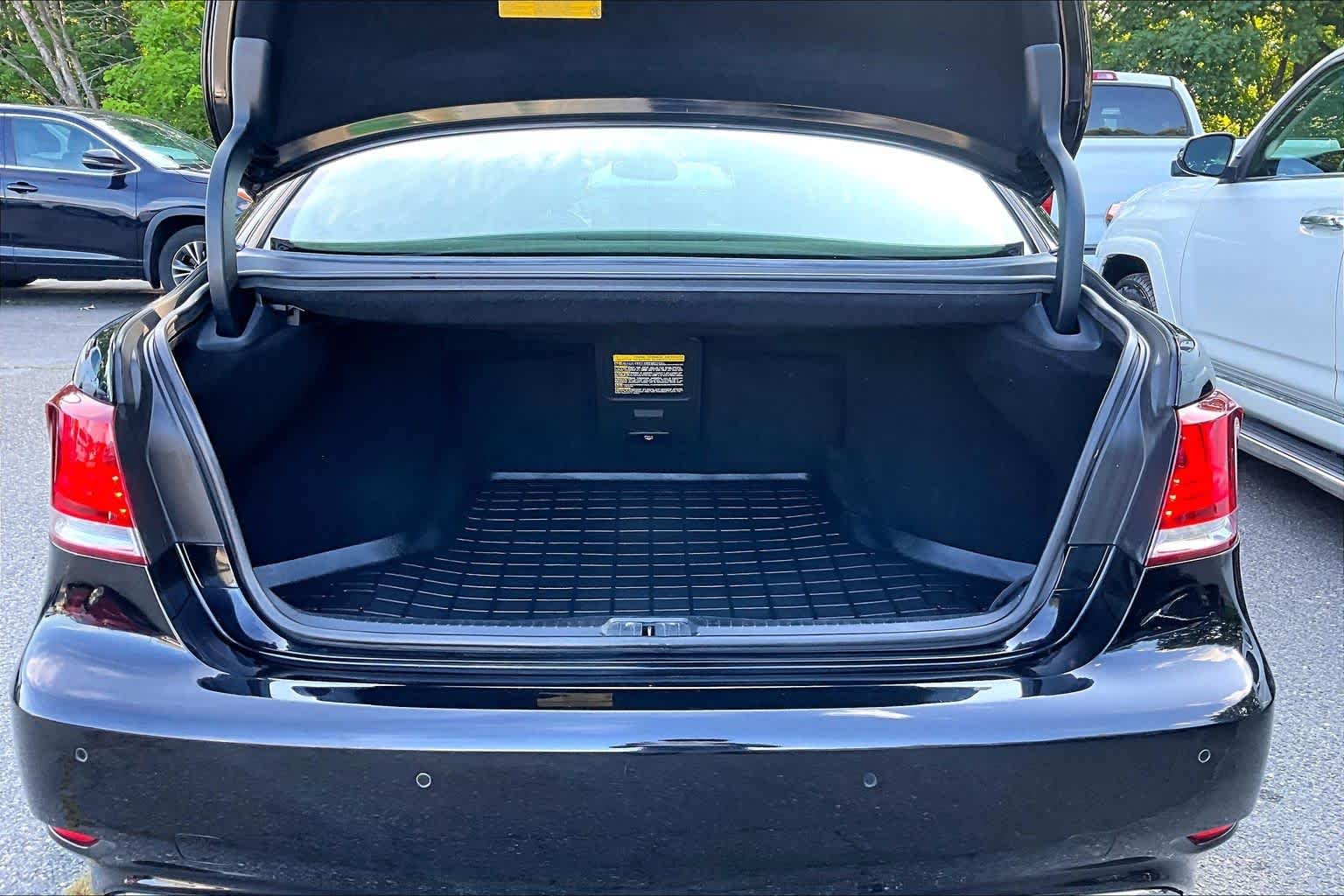 Used 2014 Obsidian Lexus L image 31