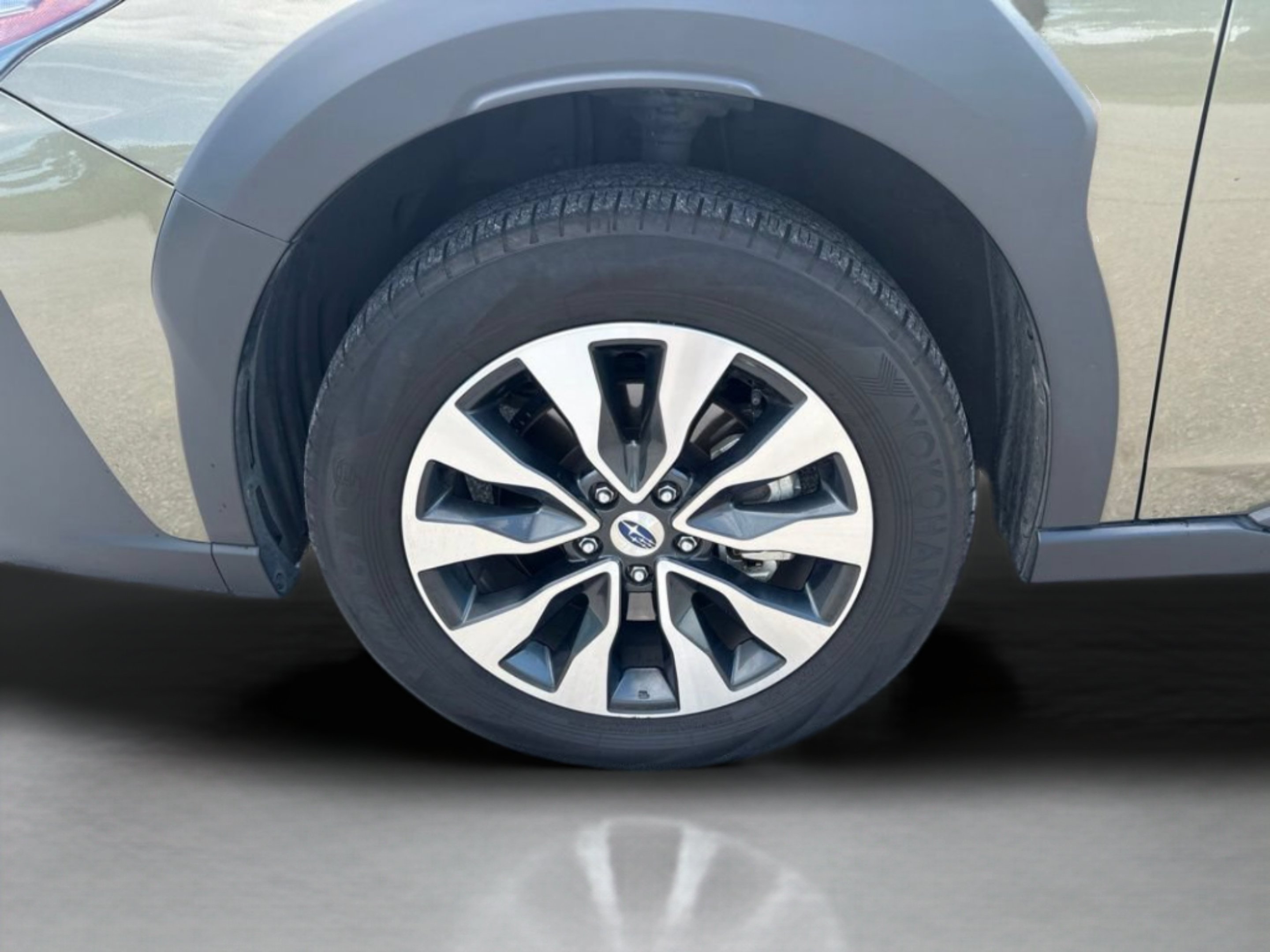 Used 2024 Autumn Green Metallic Subaru Touring image 31